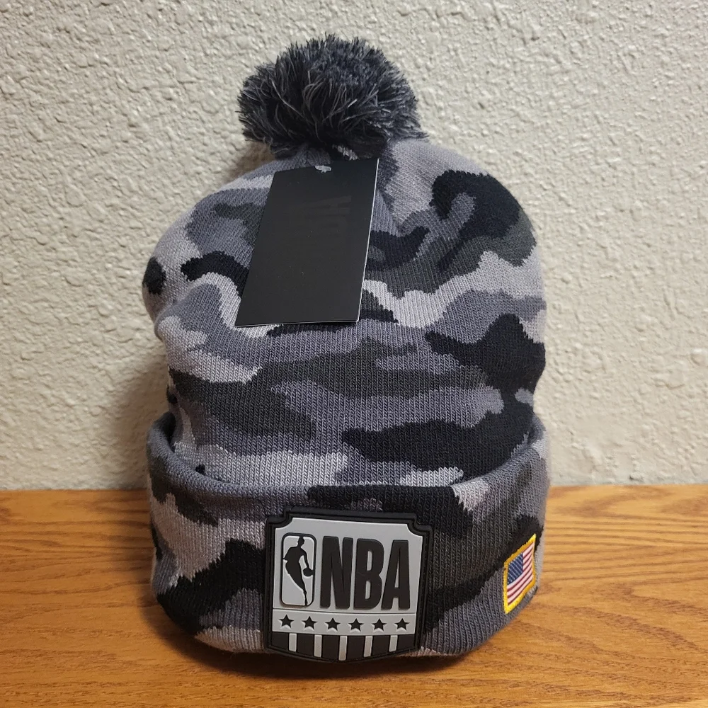 NWT NBA Gray & Black Camo Knit Pom Pom Beanie